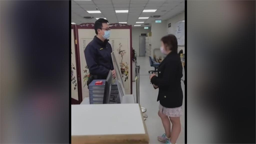 婦清潔用推車放巷口 竟遭男子悄悄偷走