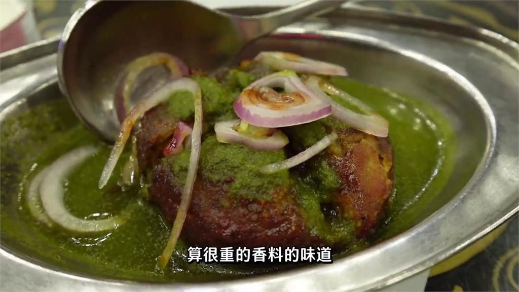 吃爆異國美食！虎牙女神遊新加坡嚐印度料理　大讚1食物「根本是天堂來的」