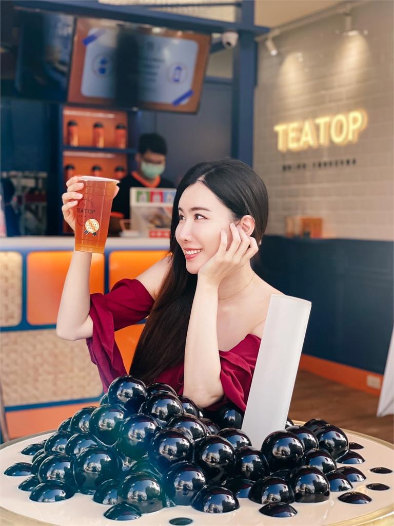 買TEA TOP「茶王」身分證字號、生日有「108」享優惠 任兩杯送免費茶二指門票