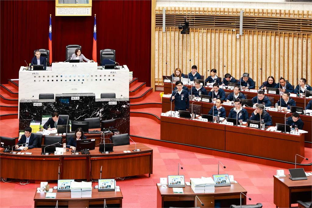 快新聞/高雄火車站招商 陳其邁:與台鐵討論策略推動周邊開發