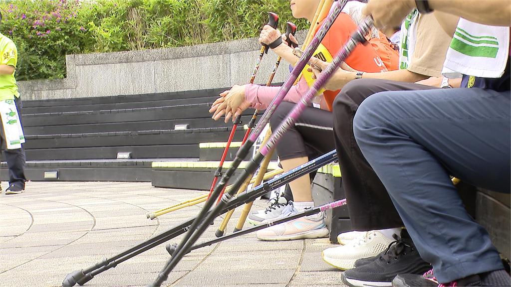 響應「世界骨鬆日」 多運動+飲食添鈣顧骨骼
