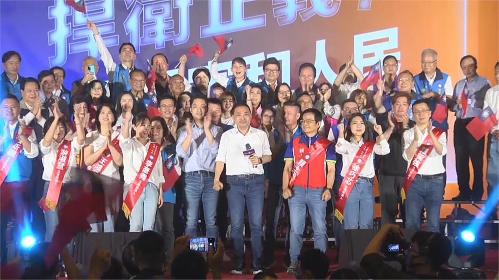 破除換侯聲浪! 藍議員凌濤、蔡淑君掛看板力挺