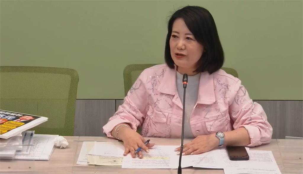快新聞/怒轟傅崐萁「錢坑法案」強行闖關 綠委:只討論11分鐘就灑幣數兆!