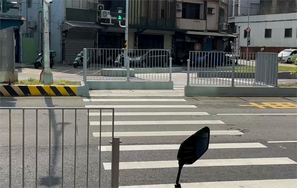 竹市這處人行道標示怪怪的! 照著走撞東撞西「市府急澄清」
