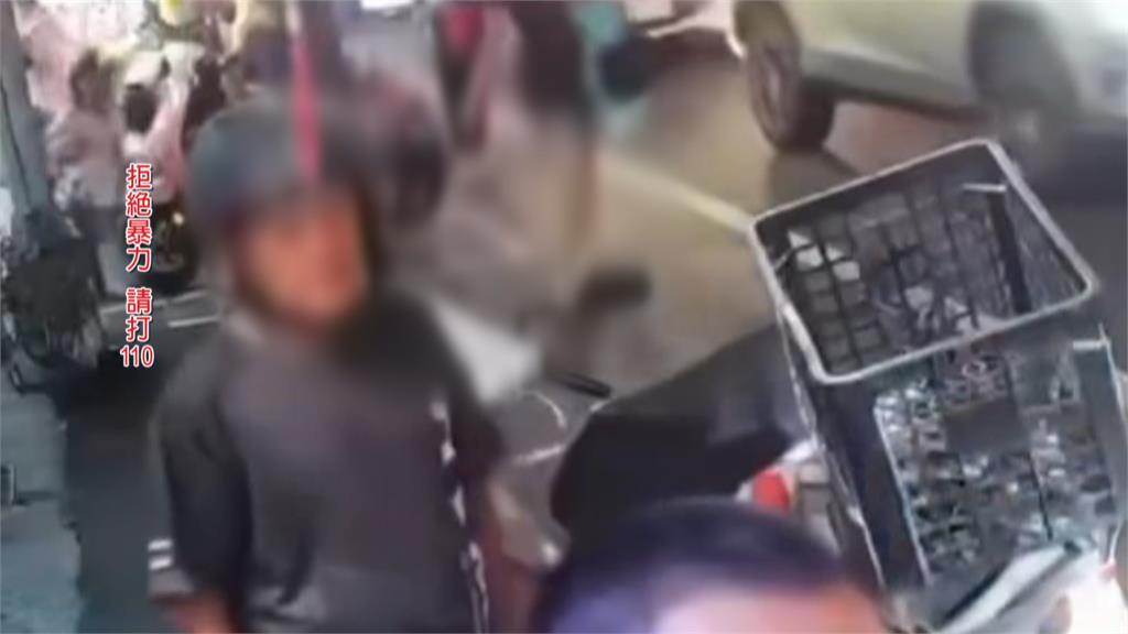 疑不滿被卡位爆行車糾紛 單車男爆打騎士「嘴角流血」