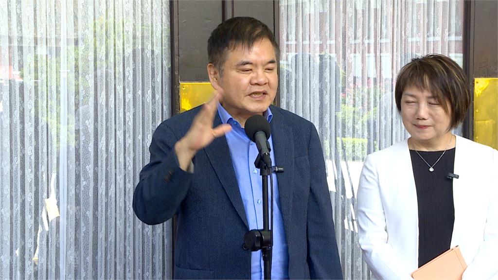 人總要求公務員「具結」無中國身分　翁曉玲提案大砍3千萬業務費