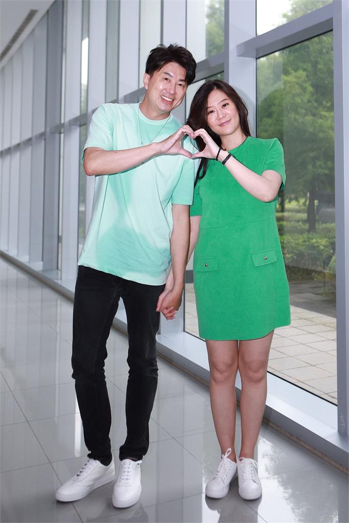 恭喜!吳皓昇、文汶夫妻檔宣告「2條線」 做人成功!