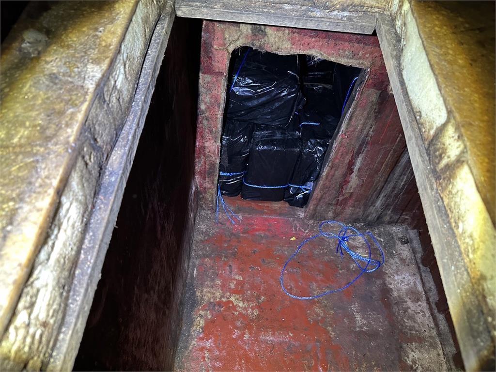 眼尖識破船上密艙 海巡署破獲千萬菸品走私案