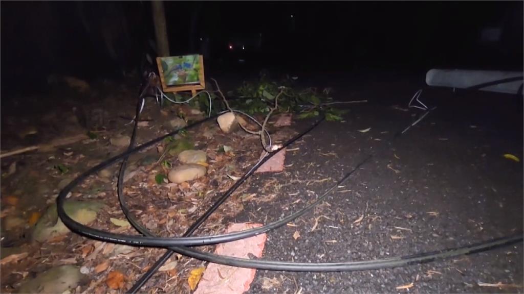 大貨車扯電線釀禍！　男子爬彰化藤山步道遭電桿砸傷