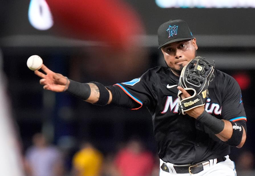 快新聞/MLB今年首筆重磅交易出爐!馬林魚大拍賣 去年打擊王改當教士