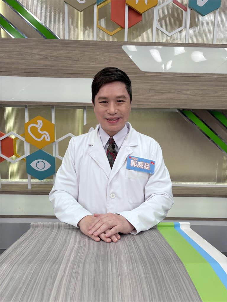 《醫學大聯盟》楊昇達「換季容易閃到腰」！ 若綺要夫妻生活居然要「預約」