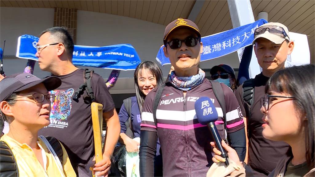 中秋最美「影子」湧現光復軌道跟街道　「三天連假無休息」陪災民過節