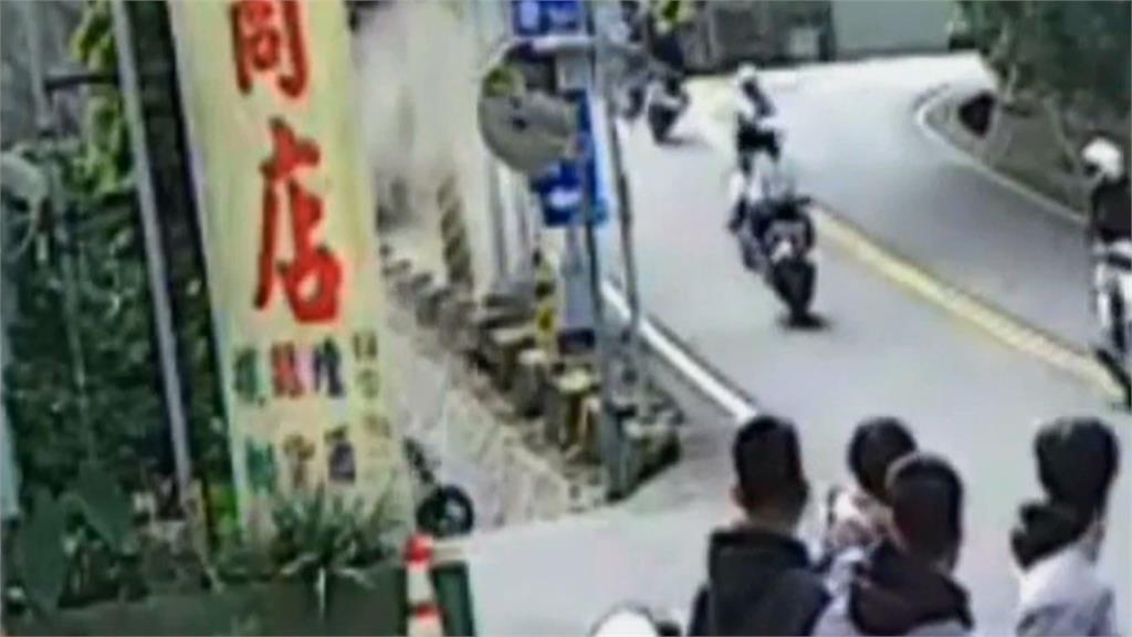 阿婆彎又爆死亡車禍! 18歲騎士自摔飛落山坡亡