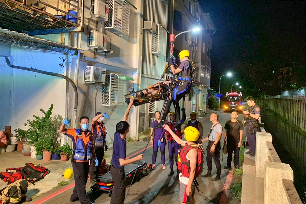 消防員幽會女網友!疑爆爭執女落水獲救 男怕遇「自己人」落跑身分仍曝光