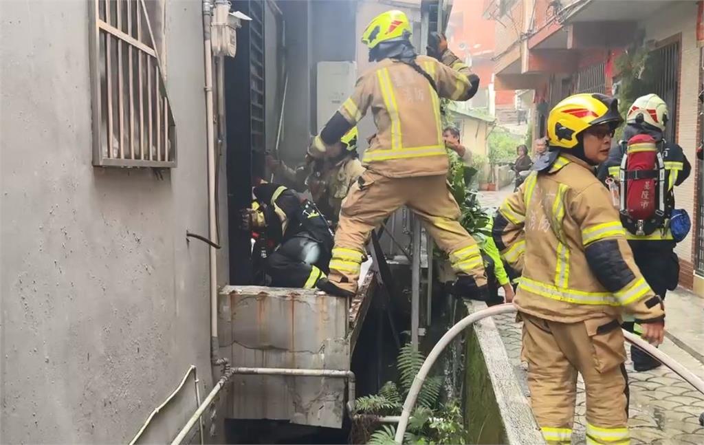 基隆民宅火警 7旬男獨居中風獲救"吸入性嗆傷"