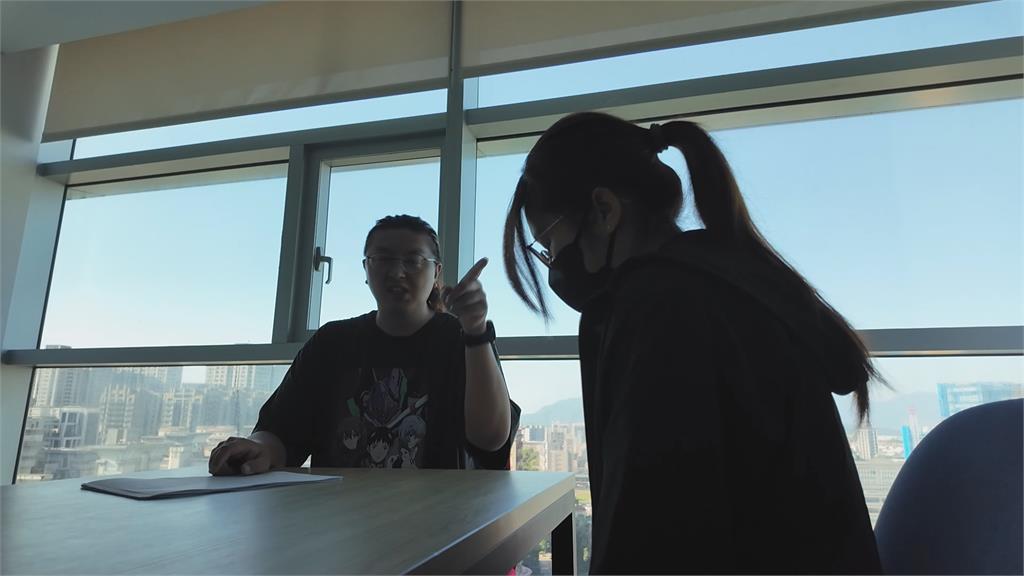 下班傳LINE算職場霸凌?勞動部長:不是不舒服就算