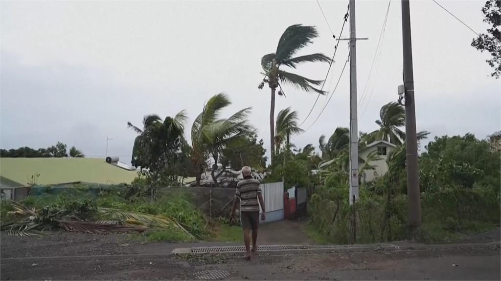 法屬留尼旺島遭熱帶氣旋侵襲　萬人無水可用、通訊中斷