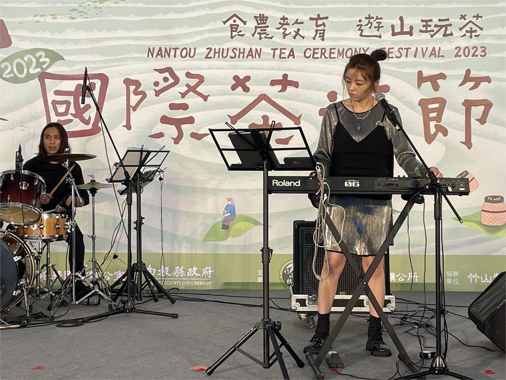 單親媽媽罹「惡性腫瘤」身體癱瘓失能!王瞳、楊淨宇探視志工 單親媽媽罹「惡性腫瘤」身體癱瘓、生活失能!王瞳、楊淨宇探視志工幫籌醫療