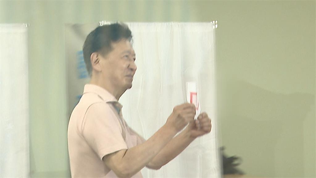 趙少康亮票「腦袋在想什麼」?網諷刺「20萬的任性」:有錢就能囂張