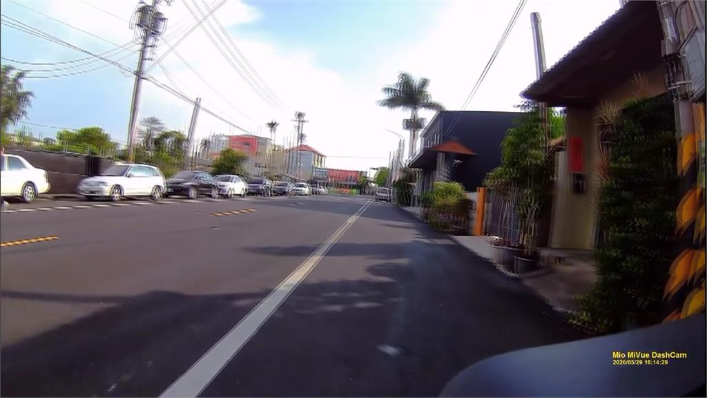 彰化「學長撞學弟」兩車倒地「街上互罵」 兩人皆違規挨罰