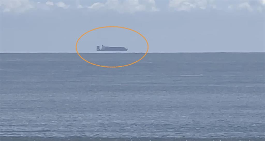 幽浮現蹤台灣?台東、南方澳外海驚見「懸浮船」網看呆 內行人揭真相
