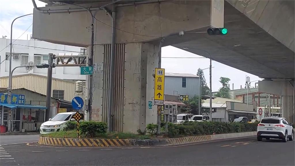 高雄光明路與台88橋下路口車禍頻傳 在地民眾埋怨遲未改善