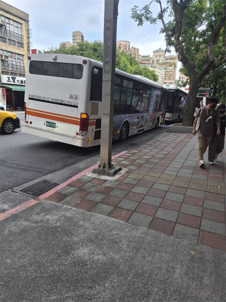 不甩反虐童！蔣借國小辦後援會爆「遊覽車動員」　張銘祐批：行政中立雙標