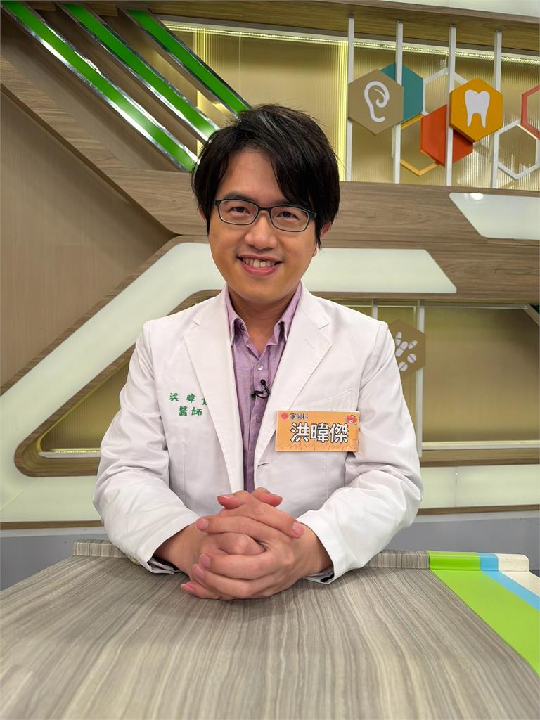 潘若迪熬夜又嗑麻辣鍋！痘痘大爆發哭笑不得喊「我都幾歲了」