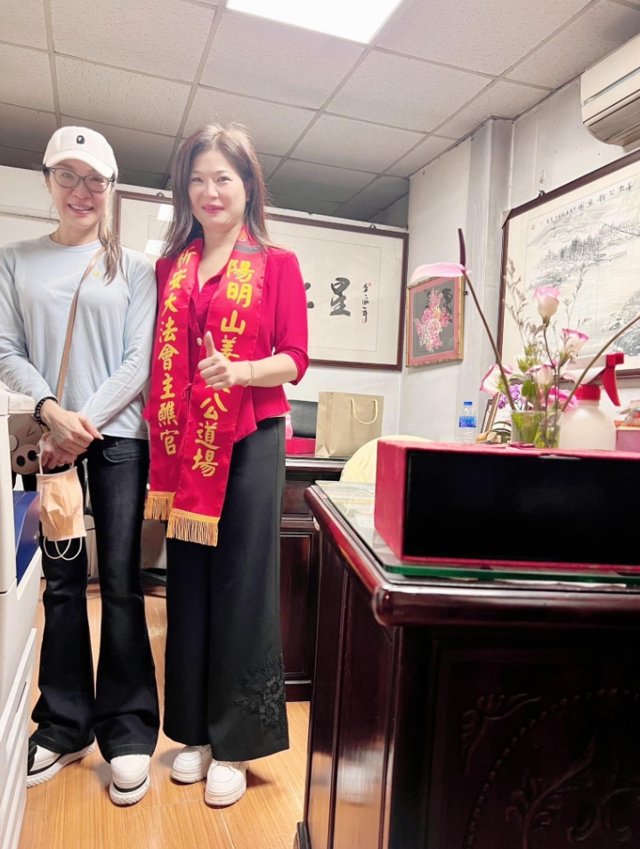楊紫瓊也來過!女星點完燈「電話接到手軟」:檔期排到9月