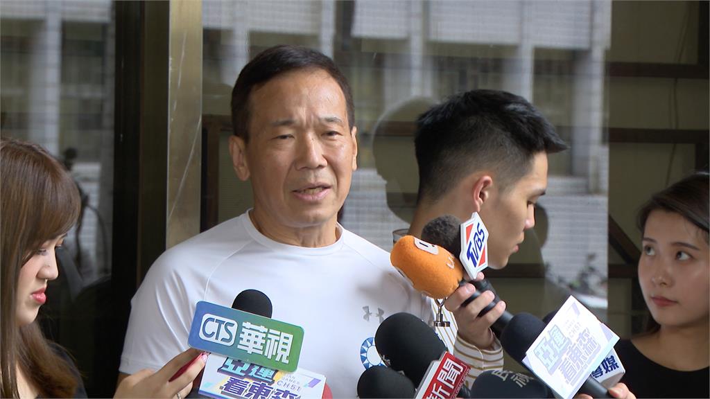 郭台銘連署第2日郭辦樂觀看進度 黃士修北檢提告鐘小平抹黑遭反嗆