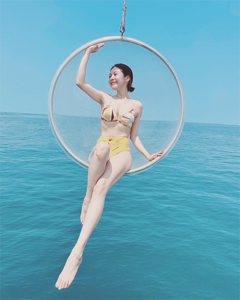Albee「下海解放」危險邊緣狂晃!超閃耀雪白美肌網震撼:水仙子