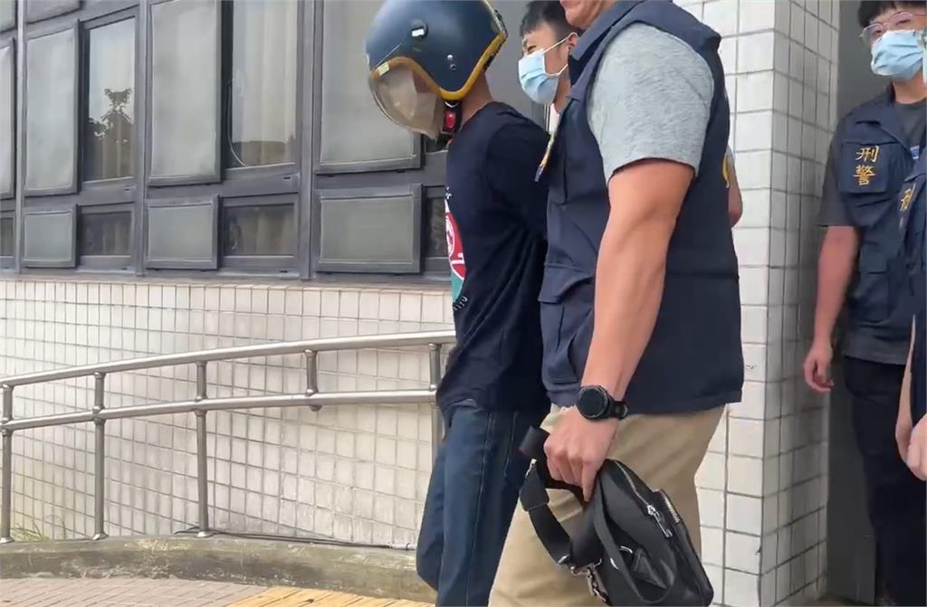 土城家暴男冷血殘殺2命!移送新北檢見媒體湧上秒發出「嗚嗚聲」裝哭