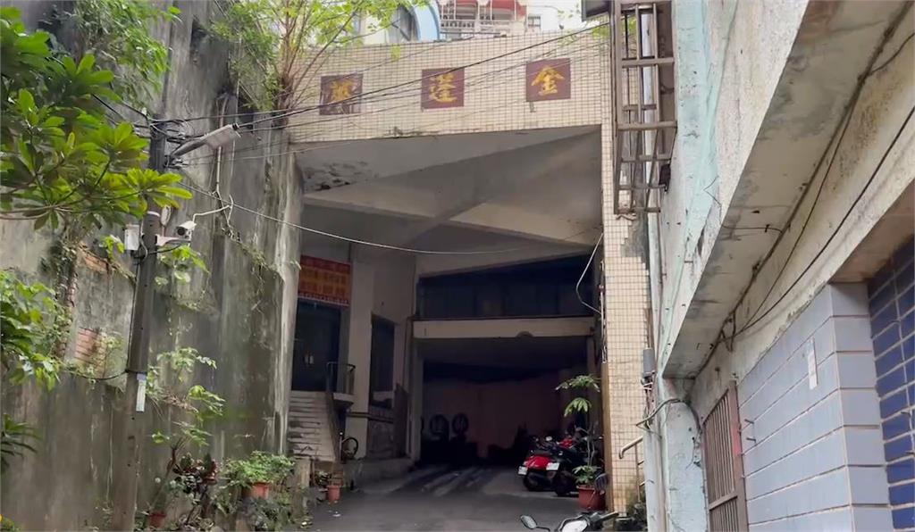 基隆正榮街超奇特道路 開車猶如裝360度環景系統