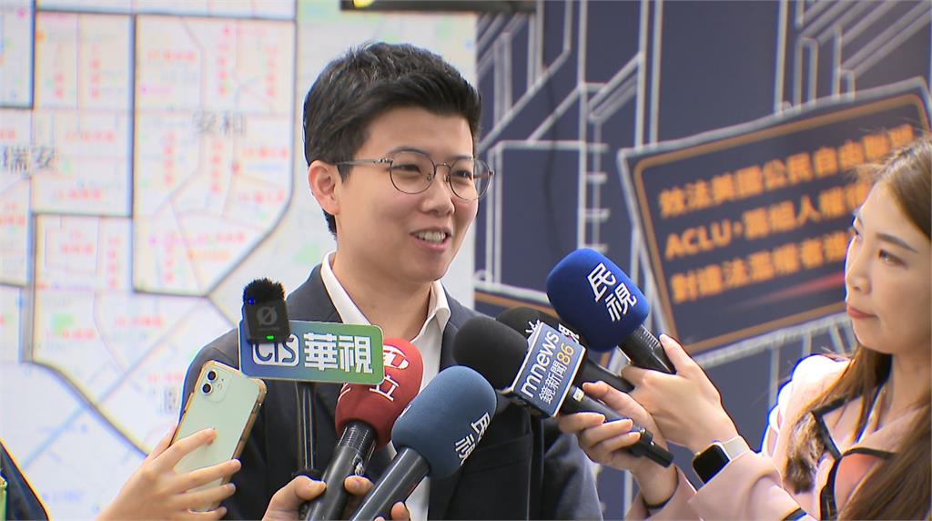 批黃國昌秀「AI音檔」質詢法務部長 苗博雅轟「腳尾飯事件2.0」