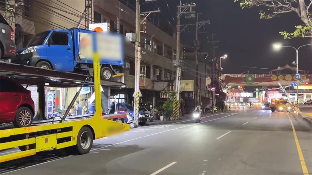 彰化大貨車疑未注意限高　扯壞電桿釀「紅綠燈罷工」