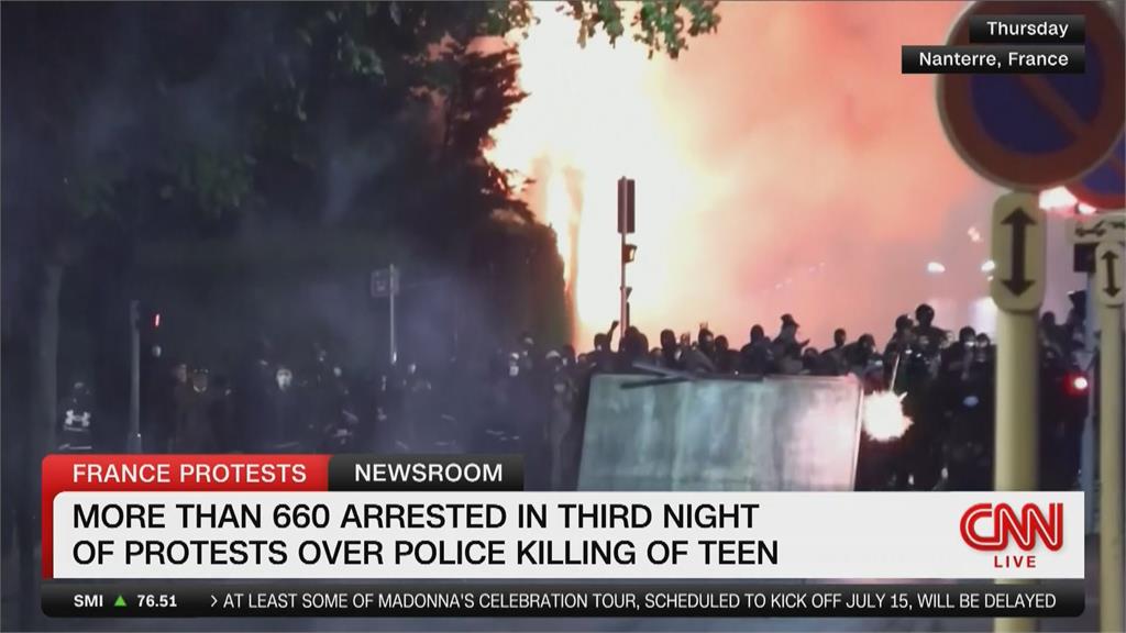 巴黎又燃燒！郊區市鎮宣布宵禁　全國暴力大示威…射殺少年員警道歉了