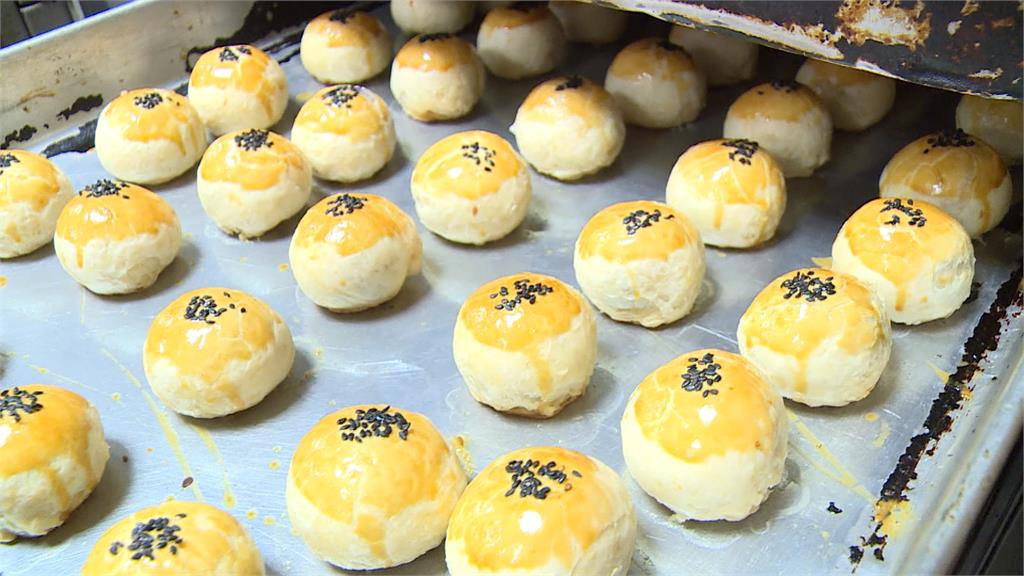 「大哥」親手烘焙 雲林監獄月餅訂單滿檔