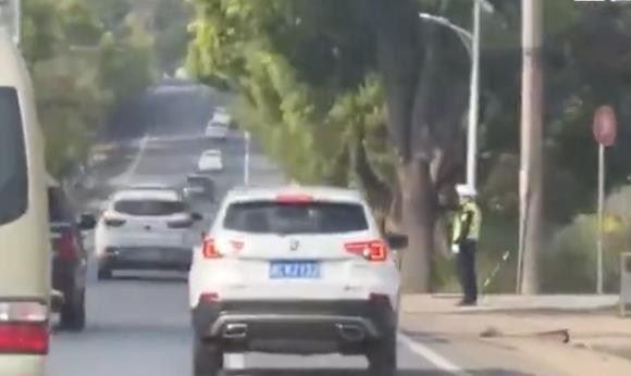快新聞/馬英九今赴湖南祭祖 中國「警力車隊一路護送」畫面曝