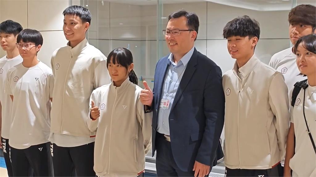 「麟洋配」重出江湖!清晨盃羽球賽 李洋、王齊麟再搭檔