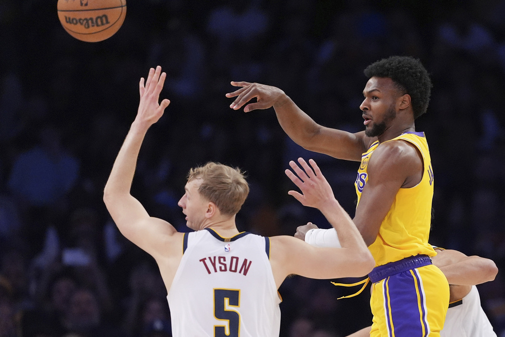 NBA(影)/賽前通道投籃展現超好手感 Doncic首節獨得21分湖人輕取金塊