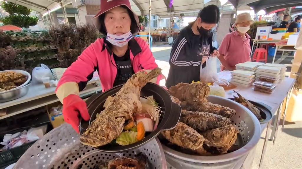 高雄「永安石斑魚節」登場! 綠營初選對手 邱議瑩、許智傑手牽手上台