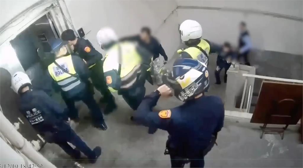 「為何不立刻衝？」酸民緊盯40秒畫面！所長哽咽：不是只有殉職才值得被尊敬