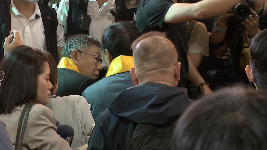 侯柯參香互動冷冰冰 藍白合週五最後通牒? 侯友宜:火車過站就不等人