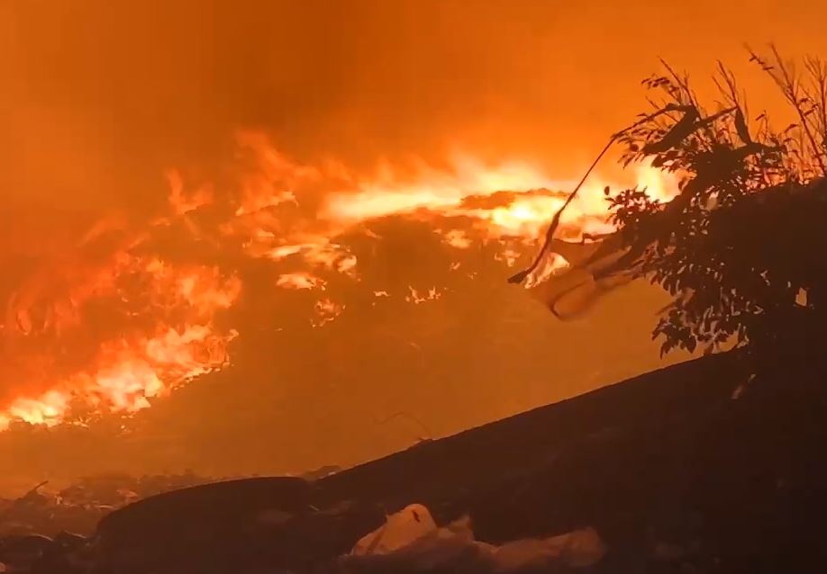 花蓮垃圾掩埋場又傳火警 悶燒濃煙竄天惡臭撲鼻
