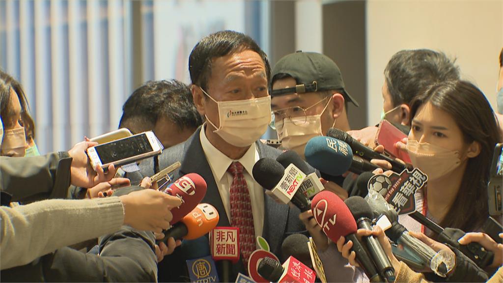 郭台銘臉書發文「禽獸食祿」狂轟政府擋BNT 外界解讀可能是為「這件事」