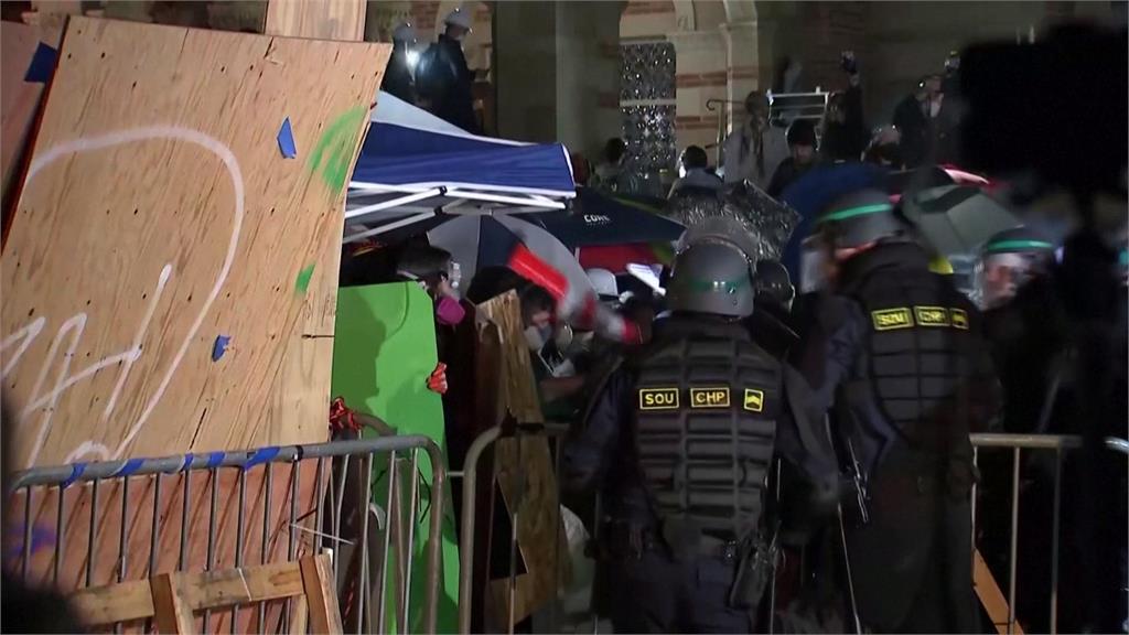 UCLA挺巴反戰衝突清場結束 大批警察駐守校園防再有衝突