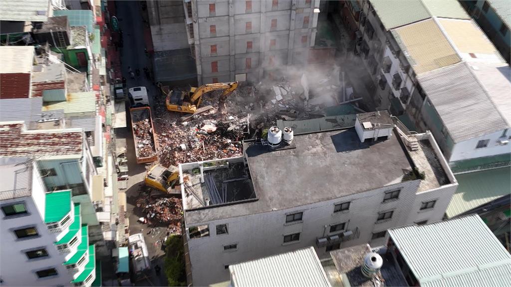 新北三重六張街民宅倒塌！住戶痛失家園淚崩64戶162人緊急安置