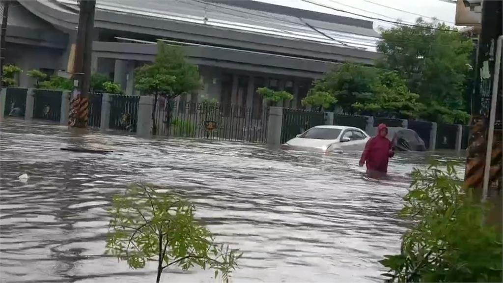 豪雨狂炸！屏東潮州連淹兩天　居民：比88風災還嚴重