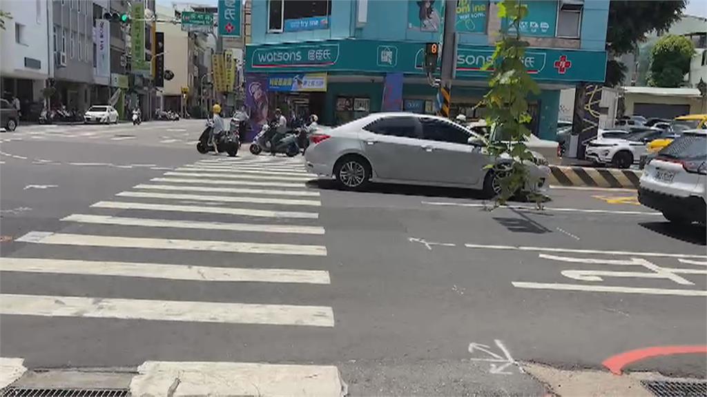A柱死角釀禍?孕婦開車撞行人 母女捲車底!3歲女童不治