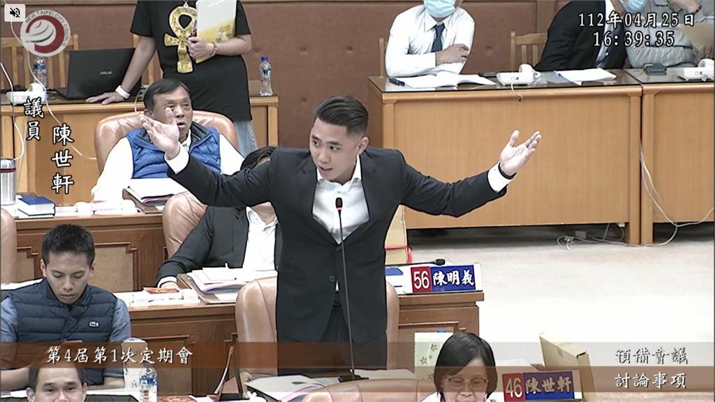 快新聞/兒子民眾黨議員處女秀高喊「民眾黨、國民黨別吵了」 父親國民黨議員笑翻